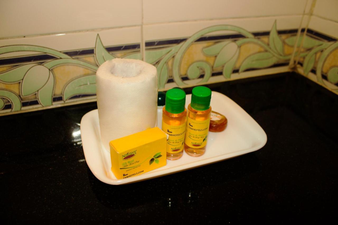Hotel Fabexpress Annex Executive Andheri East Bombaj Zewnętrze zdjęcie