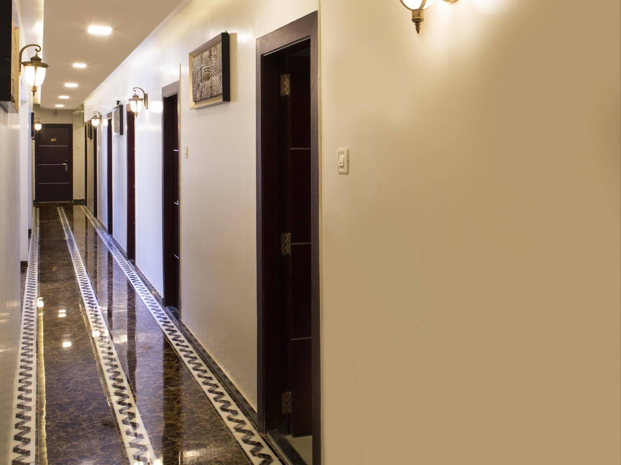 Hotel Fabexpress Annex Executive Andheri East Bombaj Zewnętrze zdjęcie