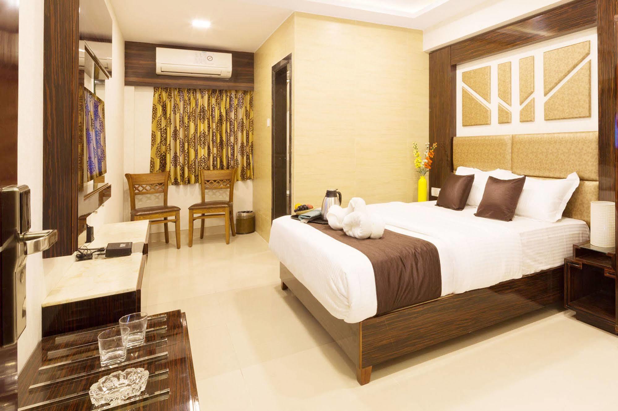 Hotel Fabexpress Annex Executive Andheri East Bombaj Zewnętrze zdjęcie