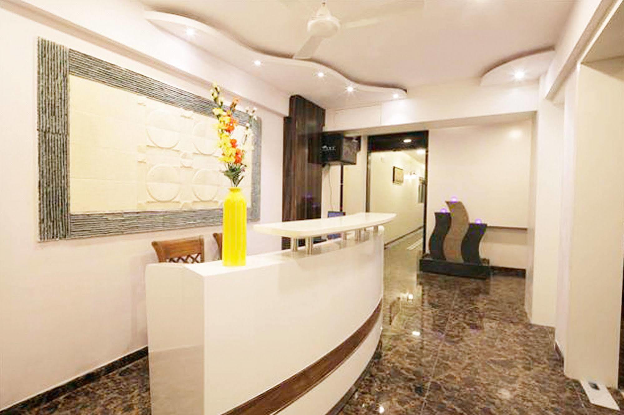 Hotel Fabexpress Annex Executive Andheri East Bombaj Zewnętrze zdjęcie