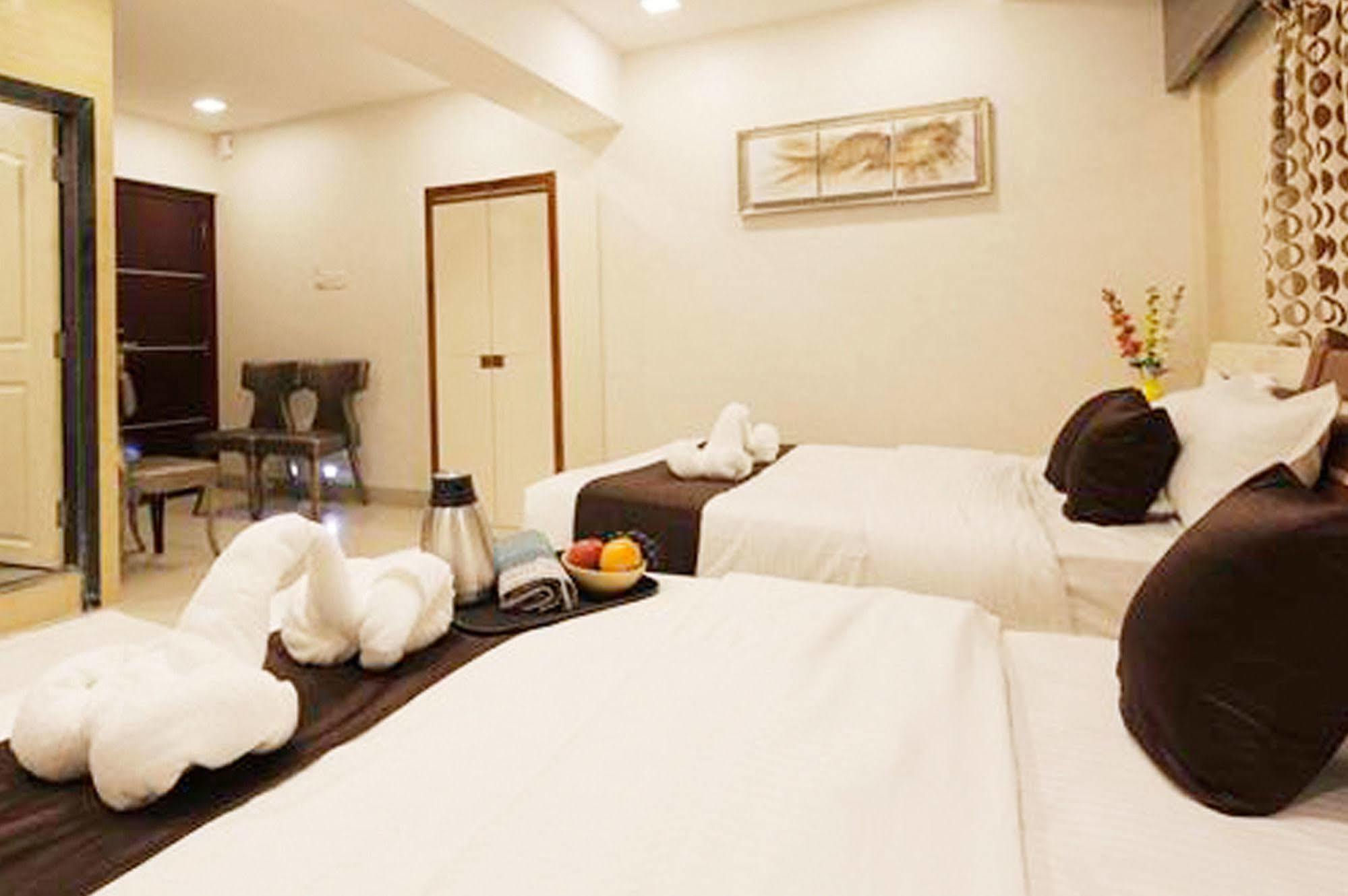 Hotel Fabexpress Annex Executive Andheri East Bombaj Zewnętrze zdjęcie